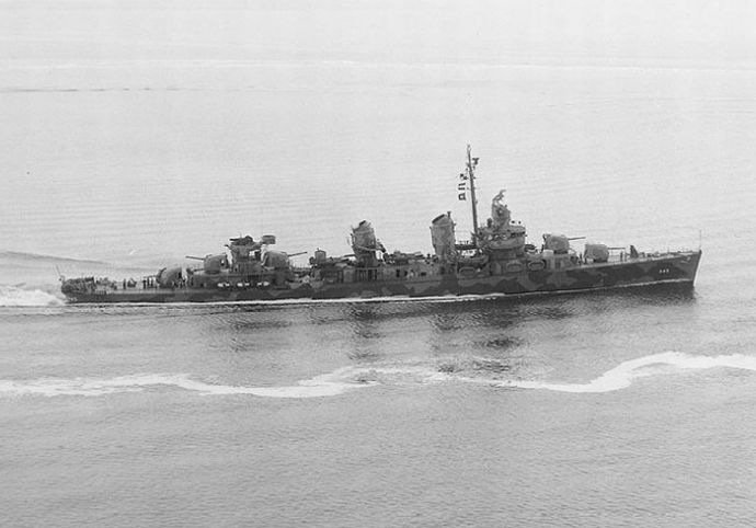 USS_Fletcher_(DD-445)_off_New_York,_1942