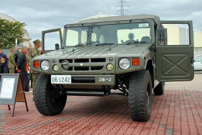 JGSDF_Koukidousha_(TOYOTA)_3