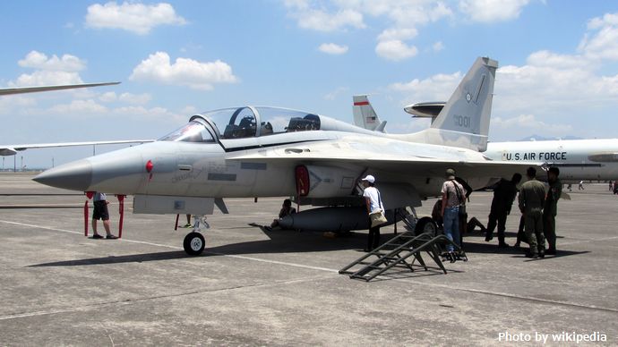FA-50PH_-_Side_View_(Balikatan_2016)