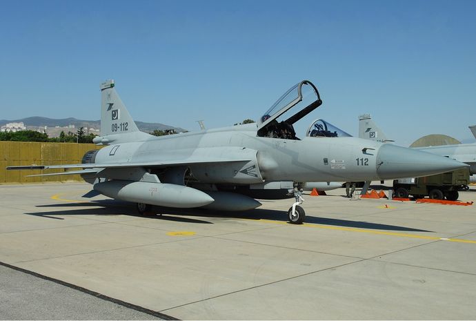 Pakistan_Air_Force_Pakistan_JF-17_Thunder_Bidini-1