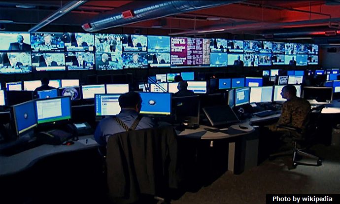 A_24_hour_watch_center_at_the_Defense_Intelligence_Agency_(DIA)