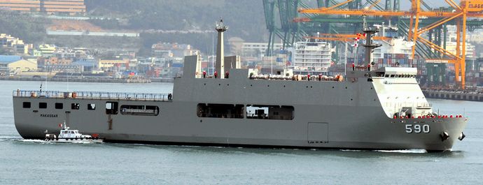 Kri_makassar-590