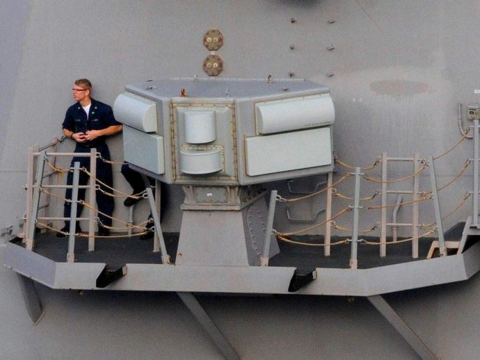 SLQ-32_Radar_DDG-101_Gridley_2009-09-06