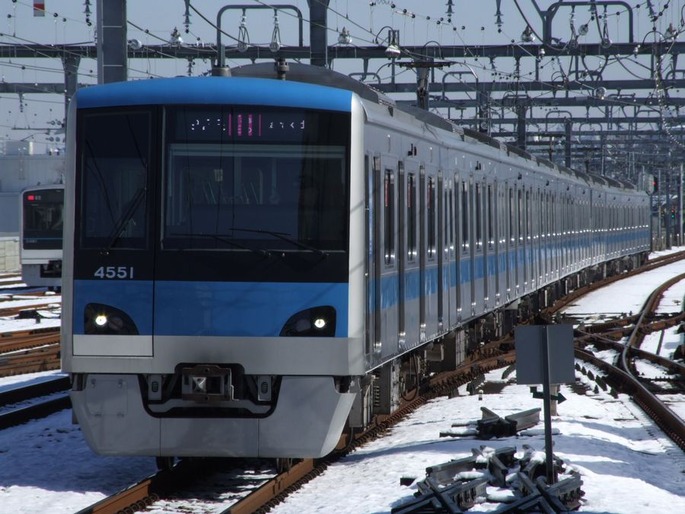 Model_4000-First_of_Odakyu_Electric_Railway_2