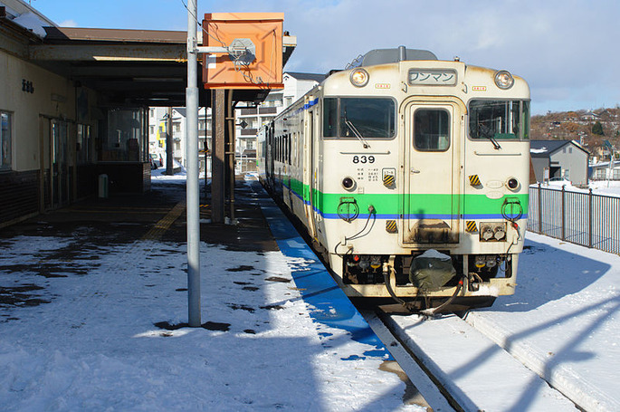 800px-日本、北海道、江差町、江差駅、キハ40系