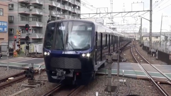 1920px-Sagami_Railway_20000_series_test_run_2017-12-10_(2)