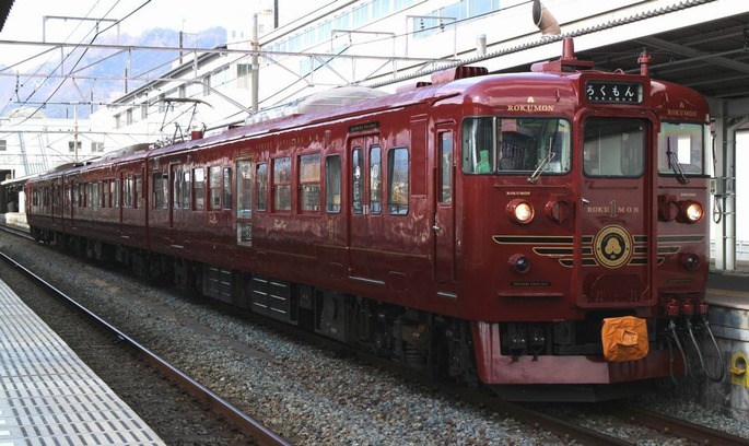 Shinano_Railway_115_rokumon_ueda_20150222
