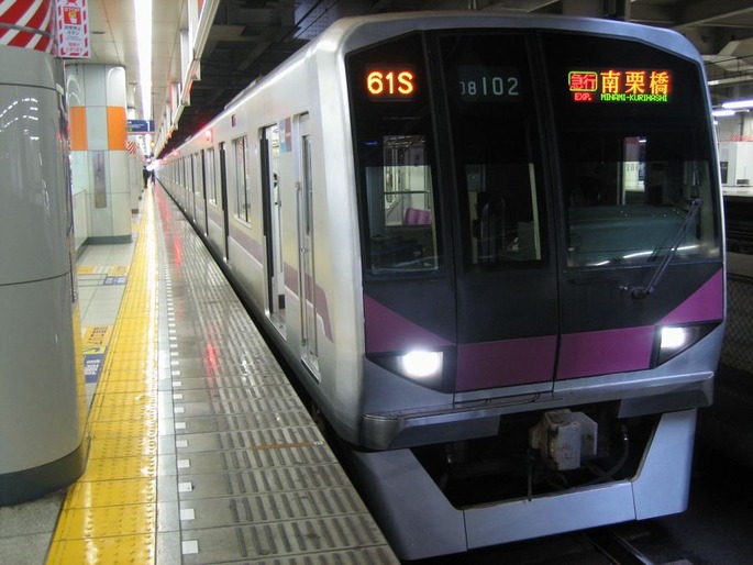 東京メトロ08系電車