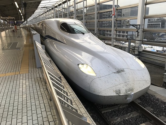 800px-JR_Central_N700S_Front_Kyoto_20170727