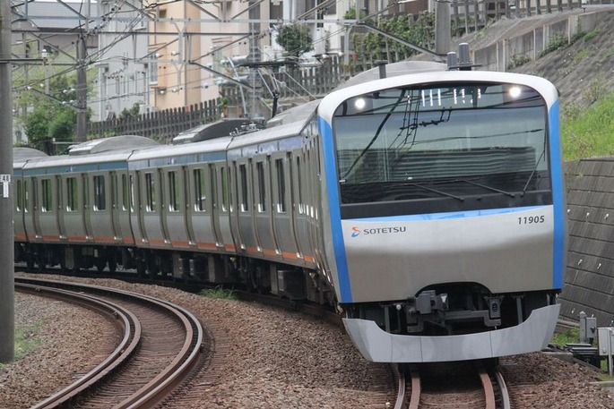 Sotetsu_11000-tsurugamine