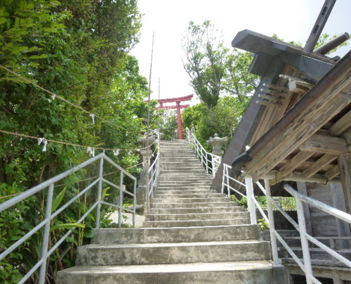 沖宮 天燈山御嶽 階段