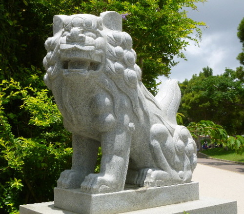 沖宮 鳥居前狛犬1