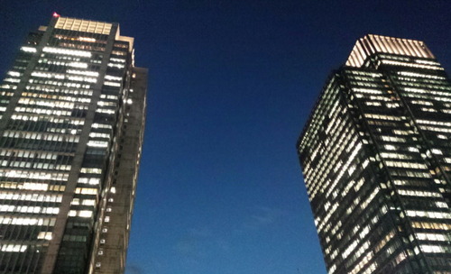 丸ビル 夕暮れ