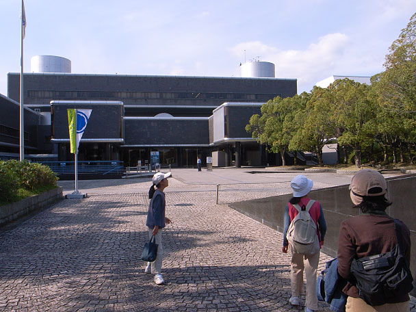 国立民族学博物館