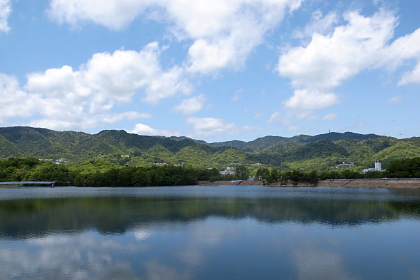 六甲の山並み