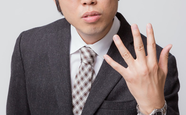 派遣会社が給料7割ピンハネしてるの悪く言われてるけど7割に相当するコストがかかってるからこそだろ