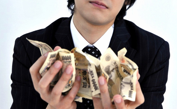 貯金しても生活は変わらなかった。金は使わないと・・・