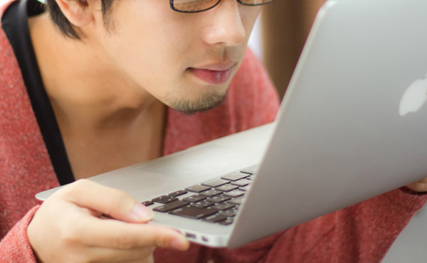 ワイ「お、うちの会社求人募集かけてるンゴねぇ・・」