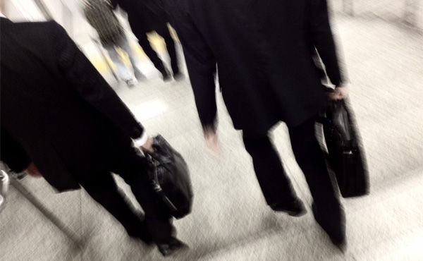 公務員の平均年収700万円