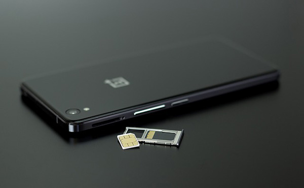 格安スマホ使ってる奴ってそんなにお金無いんか