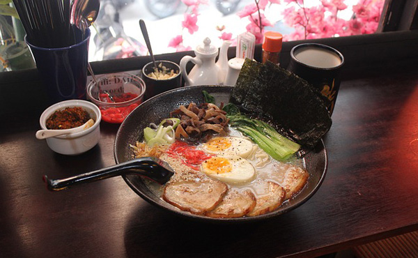 ラーメン屋「ラーメン一杯850円やで」ワイ「わかったで~」