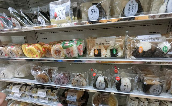 3大おにぎり買う時わざわざ買おうと思わない定番の具、「昆布」「ツナマヨ」あとひとつは?