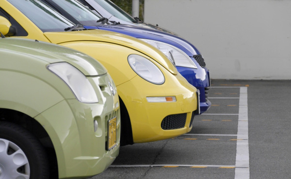 ぼく「軽自動車ください」 ディーラー「はい!コミコミ260万円です」