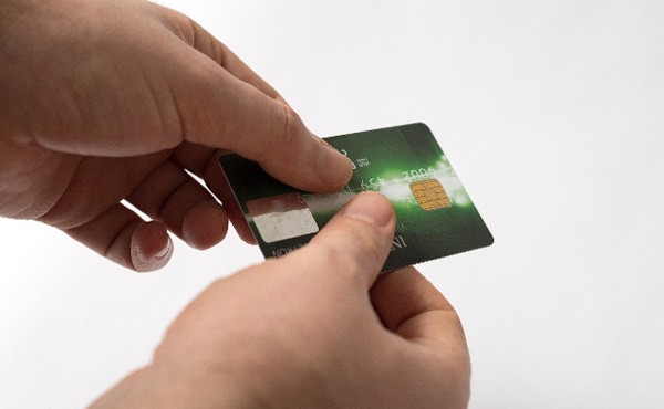 お前らのクレジットカード利用可能額っていくら?