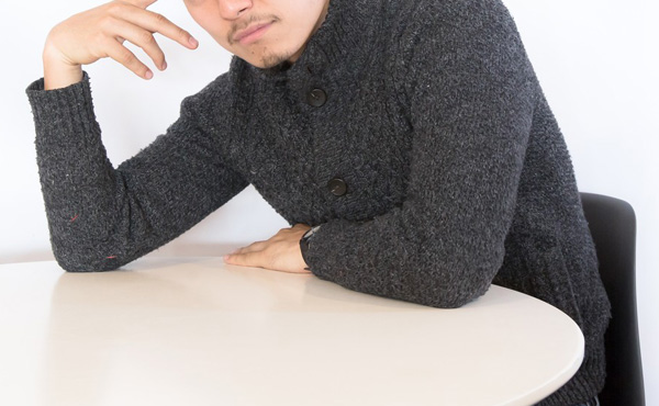 持ってる株が含み損20万とかでなかなか上がらない時どうやってやり過ごしてる?wwww