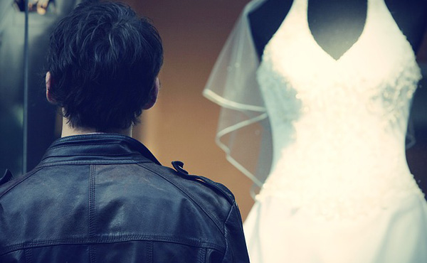 結婚率が下がってるのって低収入が多いからなんだろ