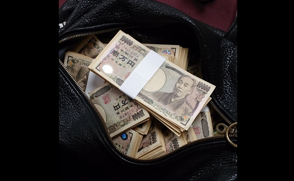 ワイ仮想通貨で億儲け民、札束が紙切れにしか見えなくなる