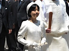 伊勢神宮を参拝する黒田清子さん