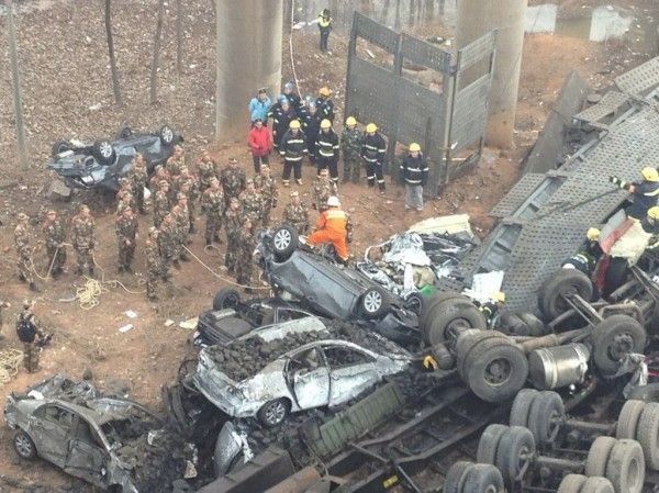 china-henan-bridge-collapse-truck-explosion-06-600x449