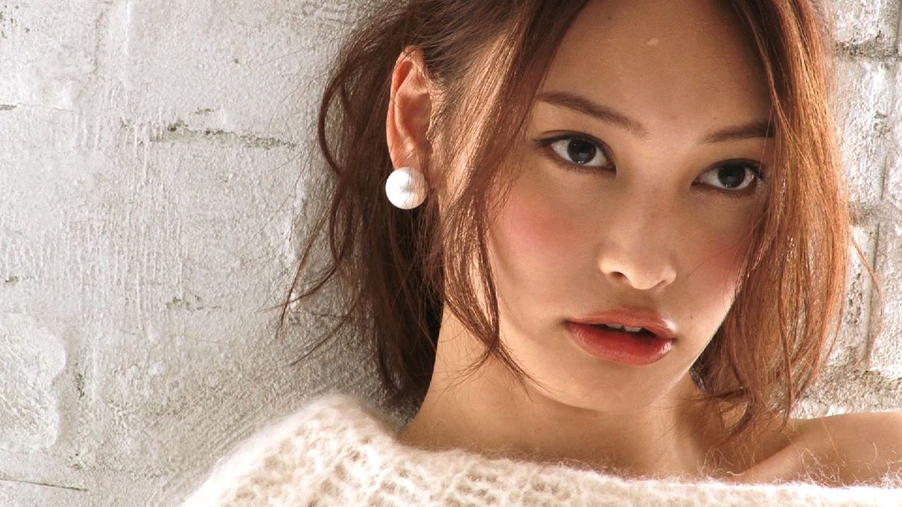 美肌が特徴的な大政絢の画像