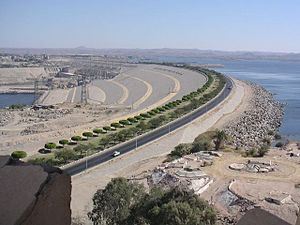 300px-AswanHighDam_Egypt_R