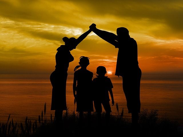 family-1466262_640