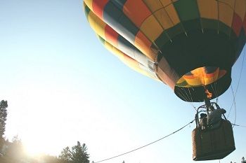 colorful-air-balloon_426-19314858