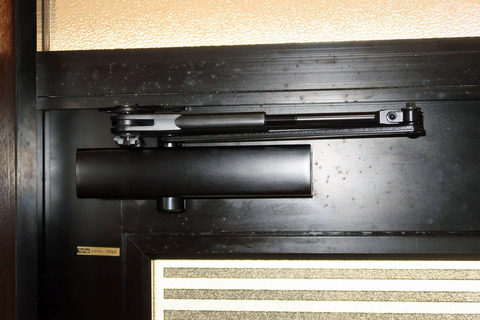 doorcloser (2)