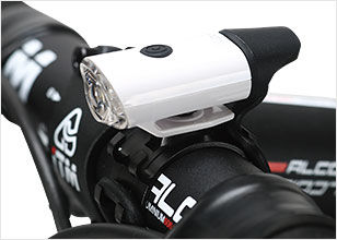 C_BORO_HeadlightDF-10W_Black_cut02_17co