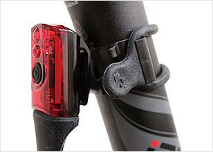 TailLightDR-20R_Red_cut03_18bi