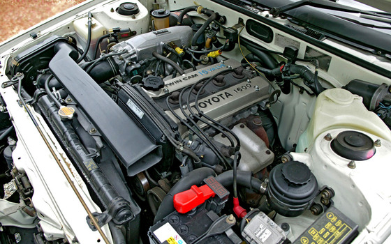 1200px-Toyota_Corolla_Levin_001