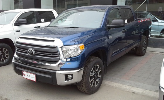 Toyota_Tundra_III_CrewMax_2_China_2014-04-24
