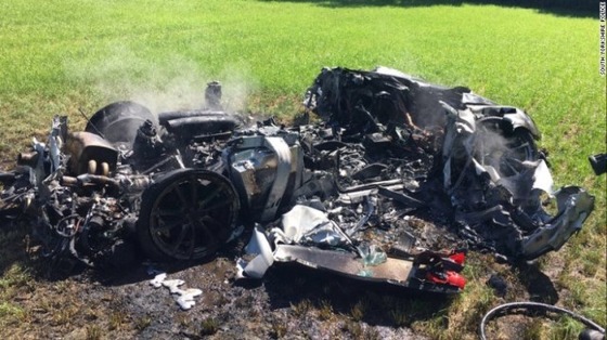 01-ferrari-crash-body-photo-exlarge-169