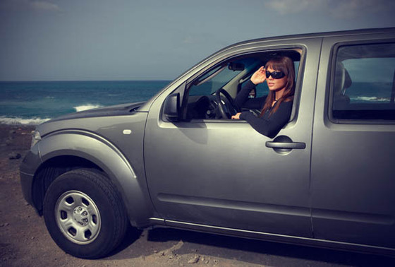 women-n-suv