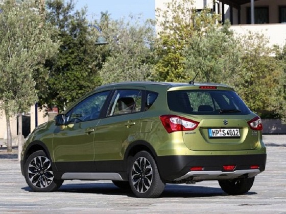 suzukisx4scross-rear-view