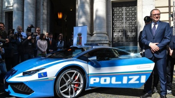 italy-police-lamborghini-huracan-2-exlarge-169