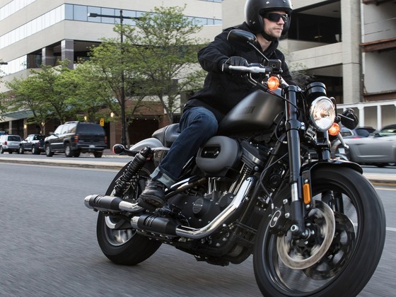 sportster-roadster-marquee