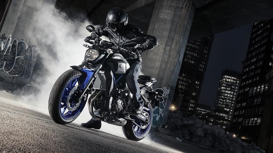 2016-Yamaha-MT-07-EU-Race-Blu-Static-001