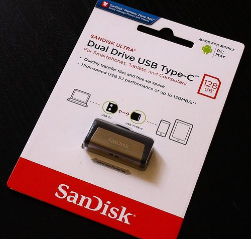 Dual drive USBメモリー (1)