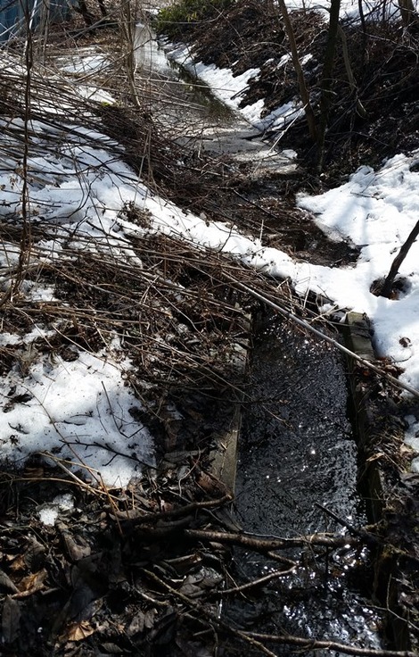 雪解け水路1